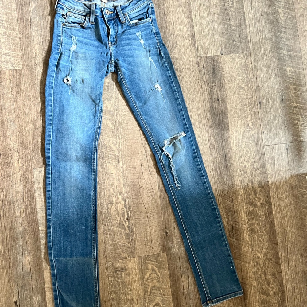 JUST BLACK distressed jeans